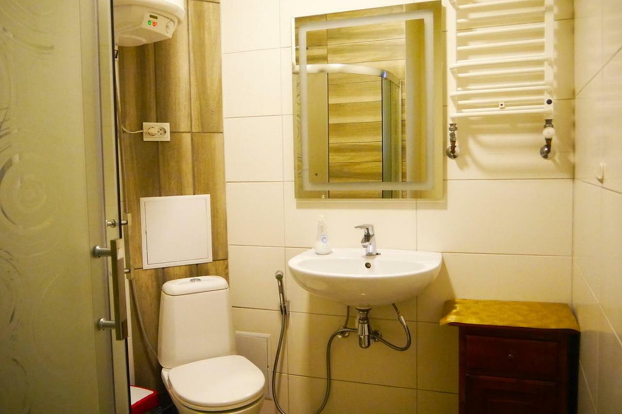 Two Bedrooms Apartment With Two Bathrooms Lviv Exterior photo